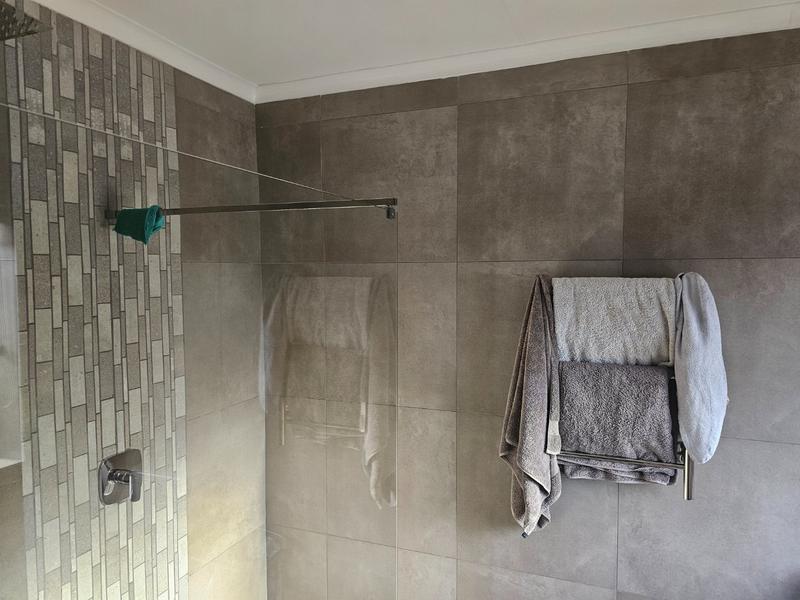8 Bedroom Property for Sale in Mossel Bay Central Western Cape